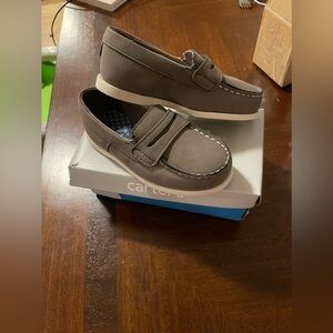 🆕 Carters | Gray Oxfords | Boys sz 10